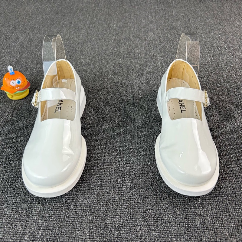 Chanel香奈兒白色漆皮瑪麗珍鞋 尺碼：36.5-1