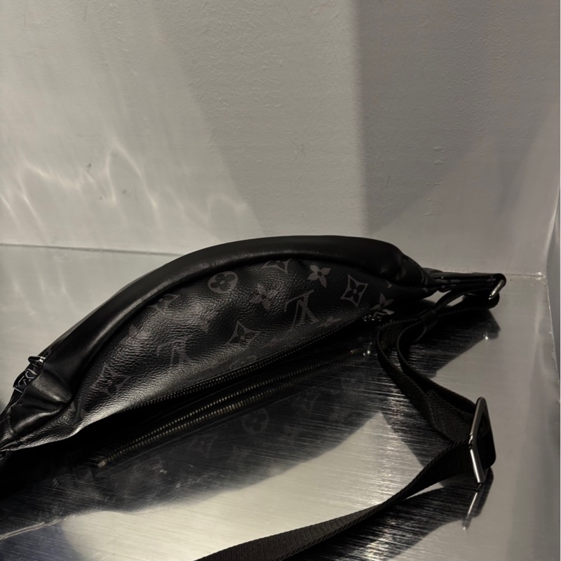近新品新款🌟Louis Vuitton LV Discovery 腰包 |Classic Trend CT精品|台北東區實體-1