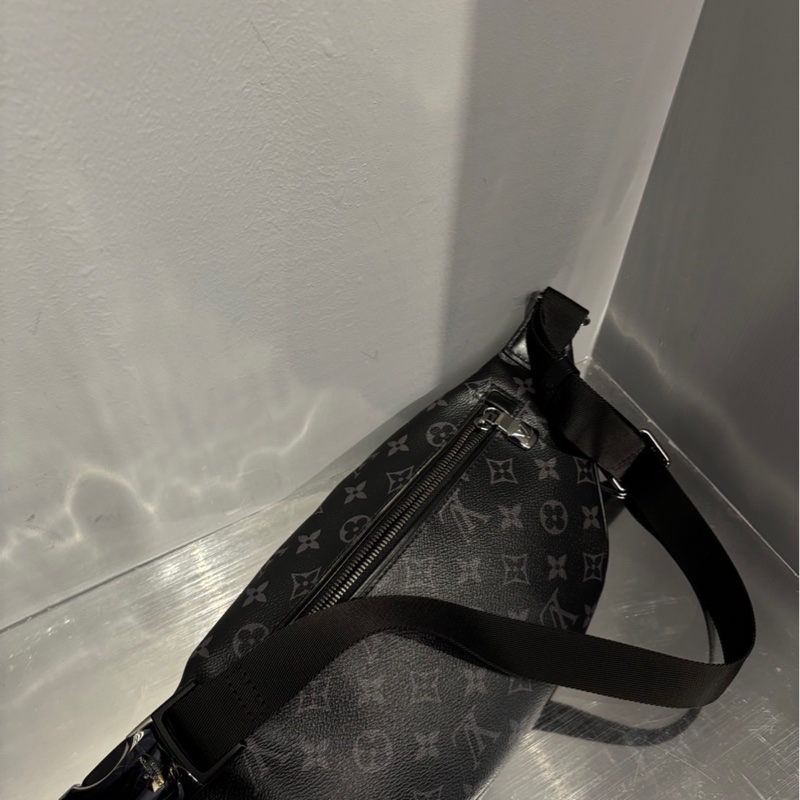 近新品新款🌟Louis Vuitton LV Discovery 腰包 |Classic Trend CT精品|台北東區實體-3
