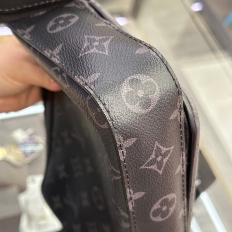 Louis Vuitton 路易威登 Trio黑武士三合一郵差包 少鑰匙小卡包-3