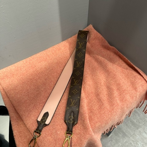 近新品🌟Louis Vuitton LV 老花/粉色 肩帶｜Classic Trend CT精品｜台北東區實體