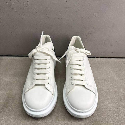 Alexander Mcqueen 小白鞋