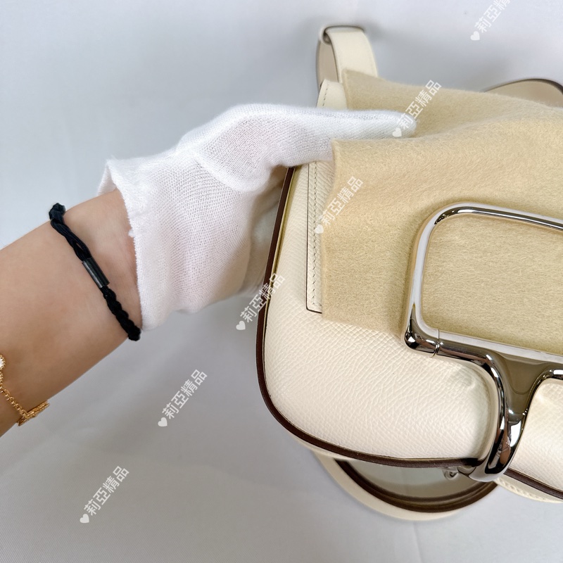 莉亞精品♡ Hermes Della 屁股包 奶油白 二手美包-11