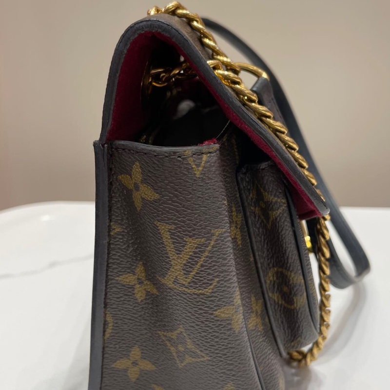 LV路易威登 Passy 老花郵差包 芯片款 經典Monogram配色 金色鏈條+琺瑯logo-2