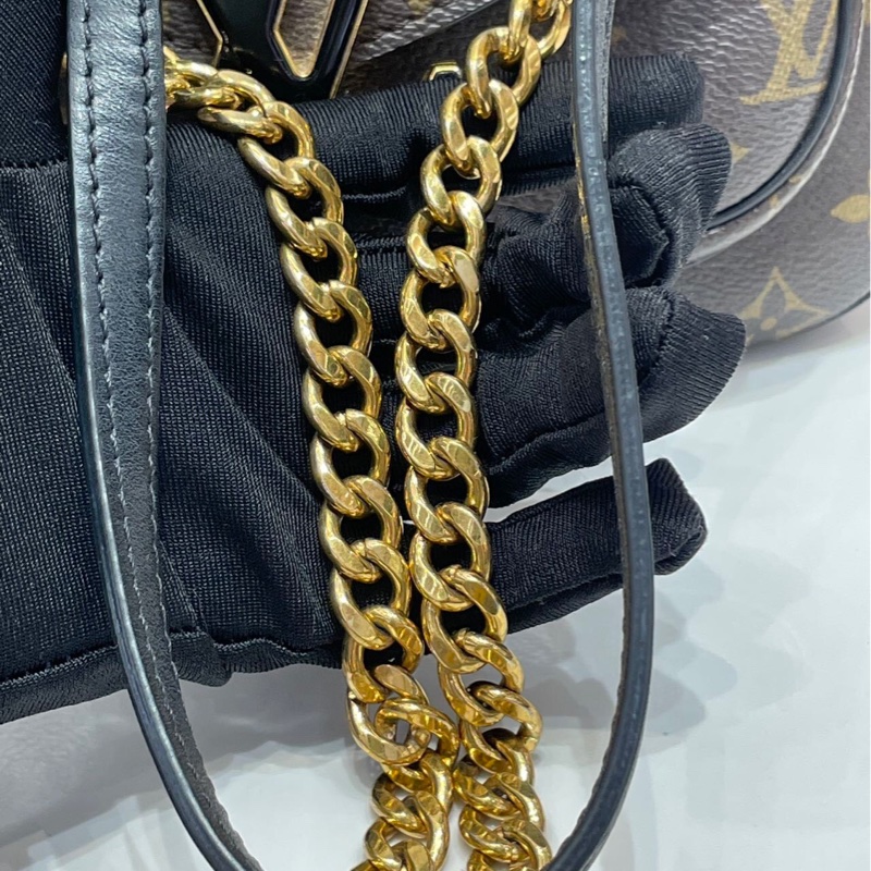 LV路易威登 Passy 老花郵差包 芯片款 經典Monogram配色 金色鏈條+琺瑯logo-5