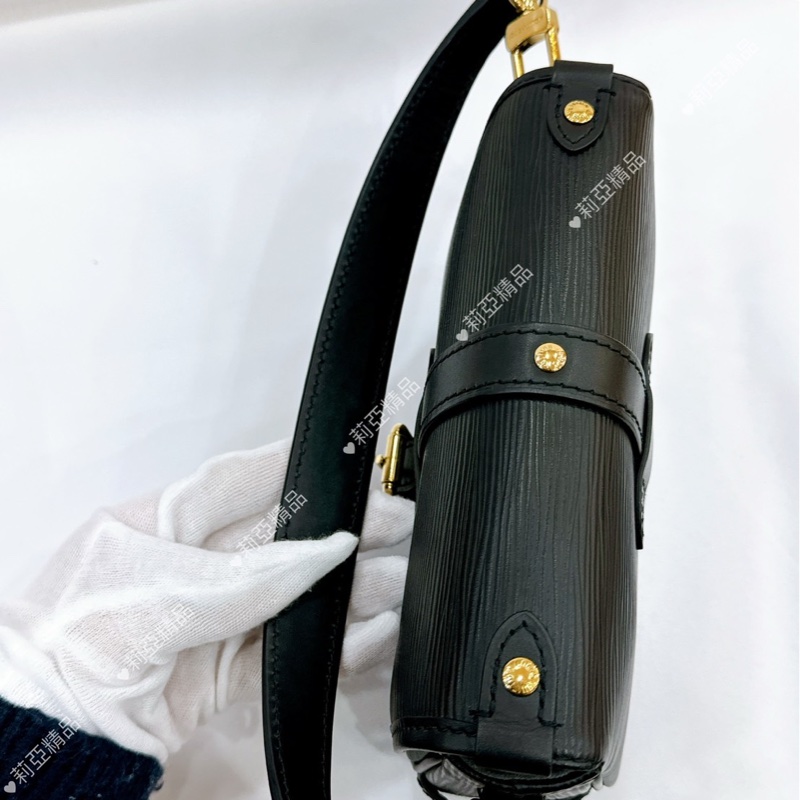 莉亞精品♡ LV 黑水波紋雙子星 M23469 二手美包-11