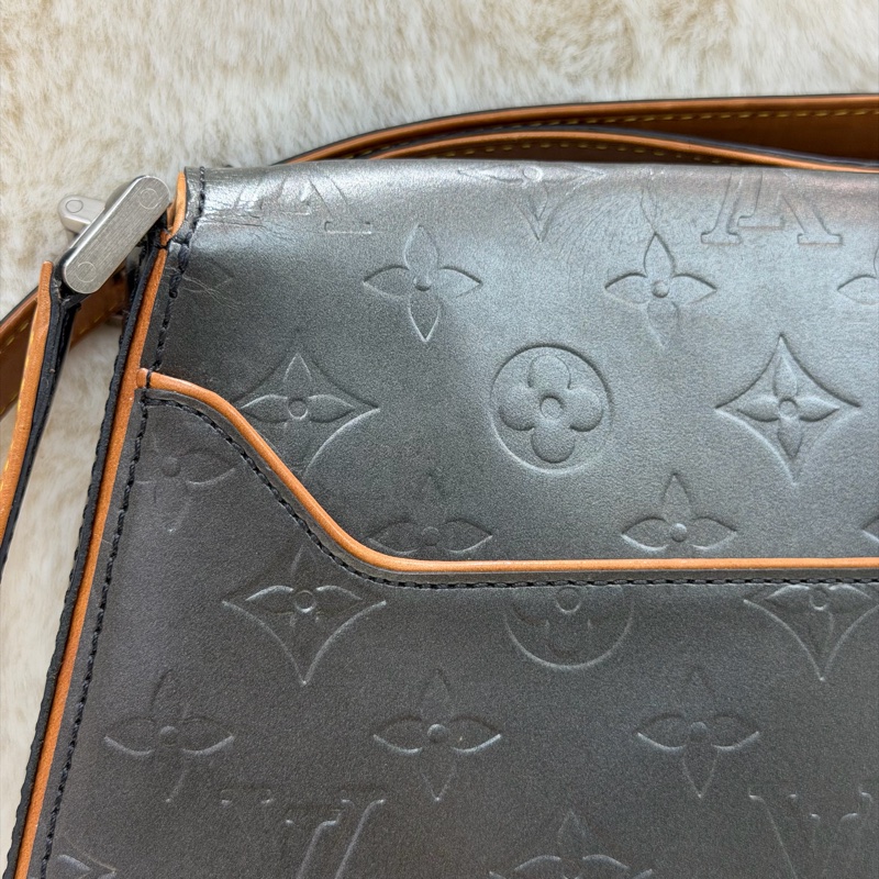 LV Webster Street 灰黑色單肩包 XC454-6