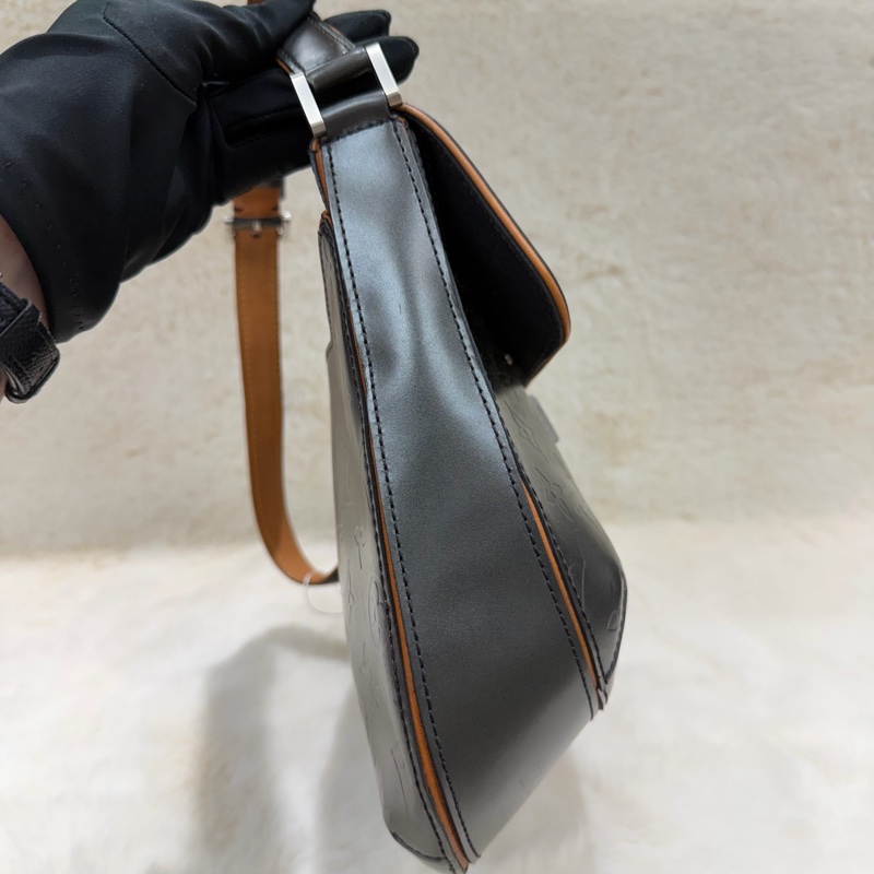 LV Webster Street 灰黑色單肩包 XC454-10
