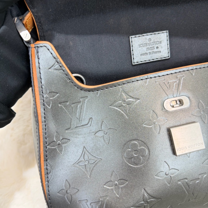 LV Webster Street 灰黑色單肩包 XC454-17