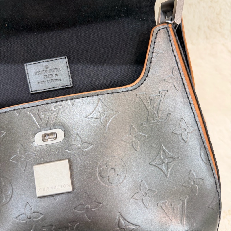 LV Webster Street 灰黑色單肩包 XC454-18