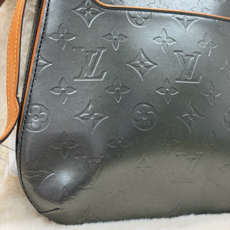 LV Webster Street 灰黑色單肩包 XC454-33