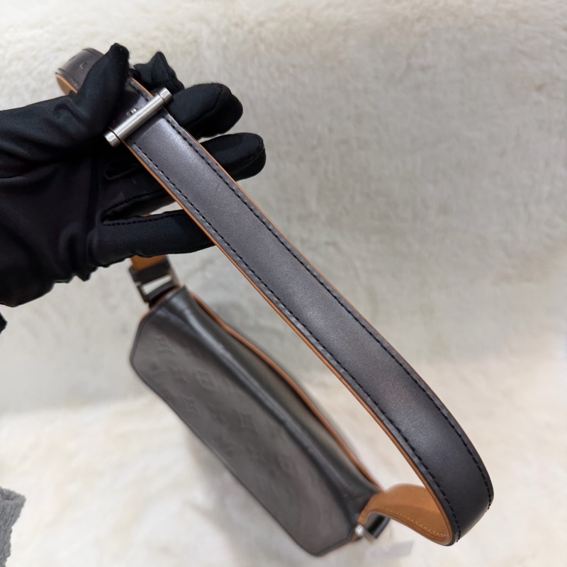 LV Webster Street 灰黑色單肩包 XC454-41