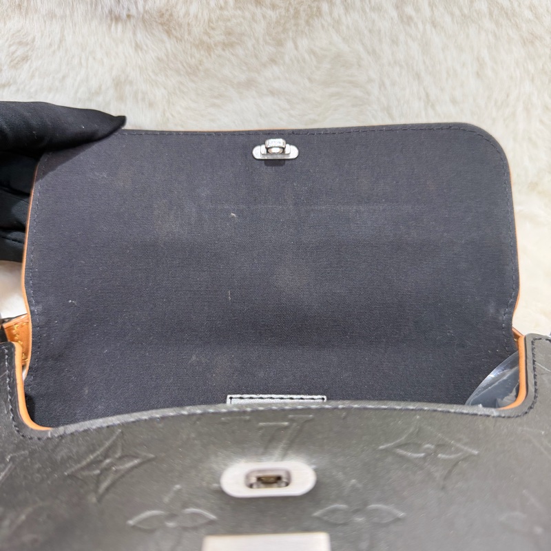LV Webster Street 灰黑色單肩包 XC454-47