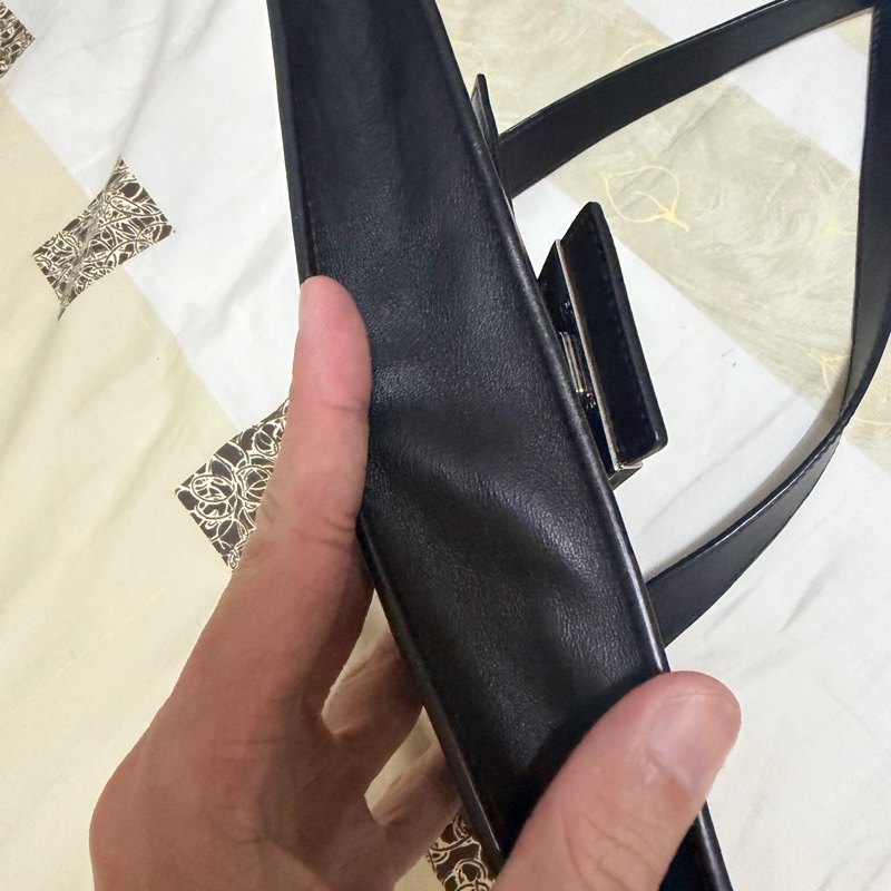 Fendi帆布拼牛皮男生斜背包-13