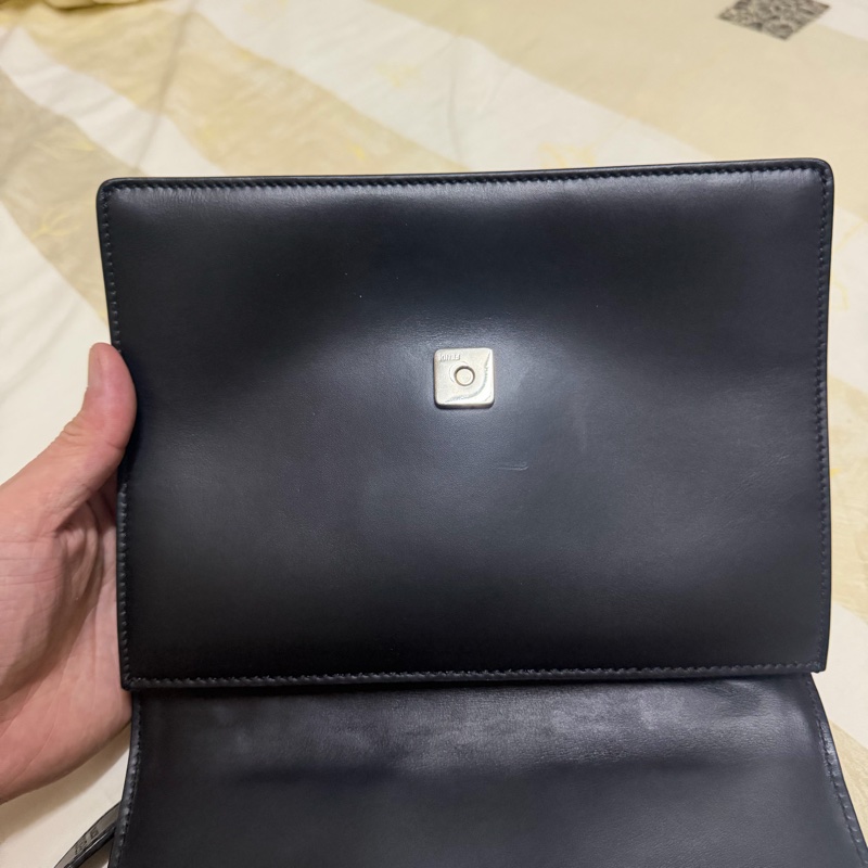 Fendi帆布拼牛皮男生斜背包-18