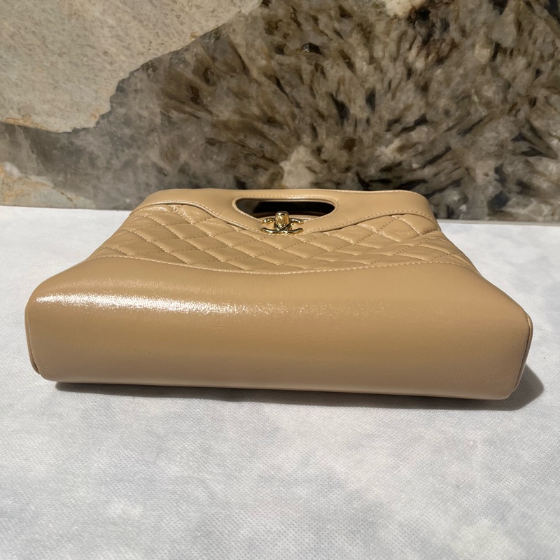 Chanel奶茶色金釦 羊皮31 包-4