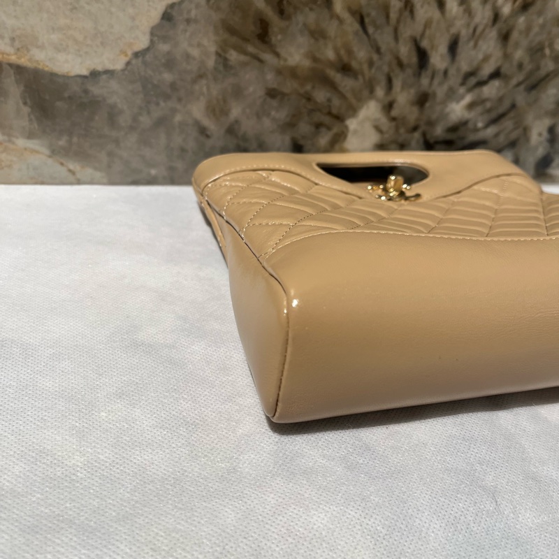 Chanel奶茶色金釦 羊皮31 包-5