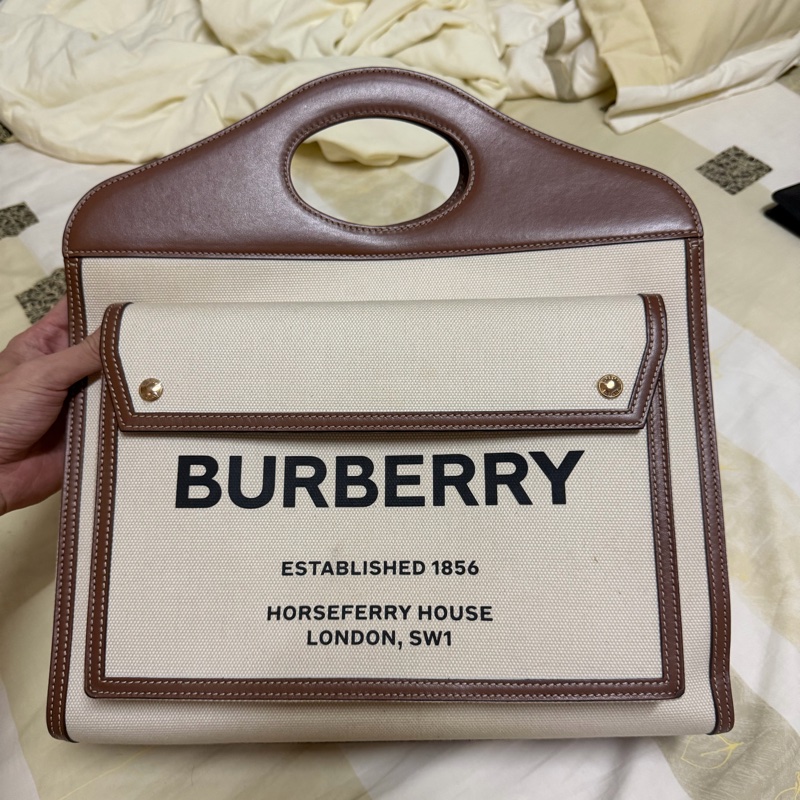 Burberry大號焦糖色Pocket手提肩背包-0