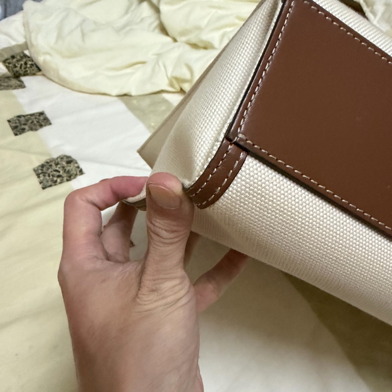Burberry大號焦糖色Pocket手提肩背包-6