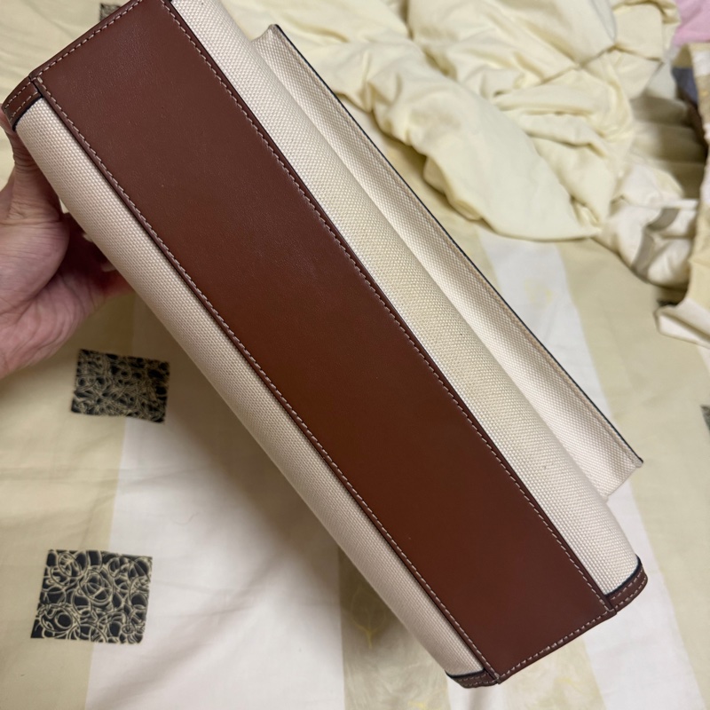 Burberry大號焦糖色Pocket手提肩背包-19