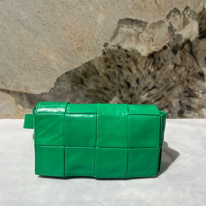 Bottega Veneta BV綠色油蠟牛皮 8格Cassette腰包-0
