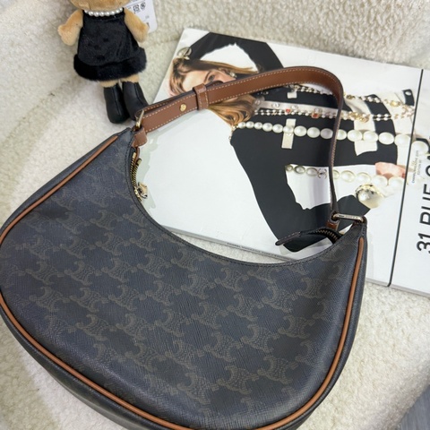 Celine 塞琳老花帆布經典款腋下包