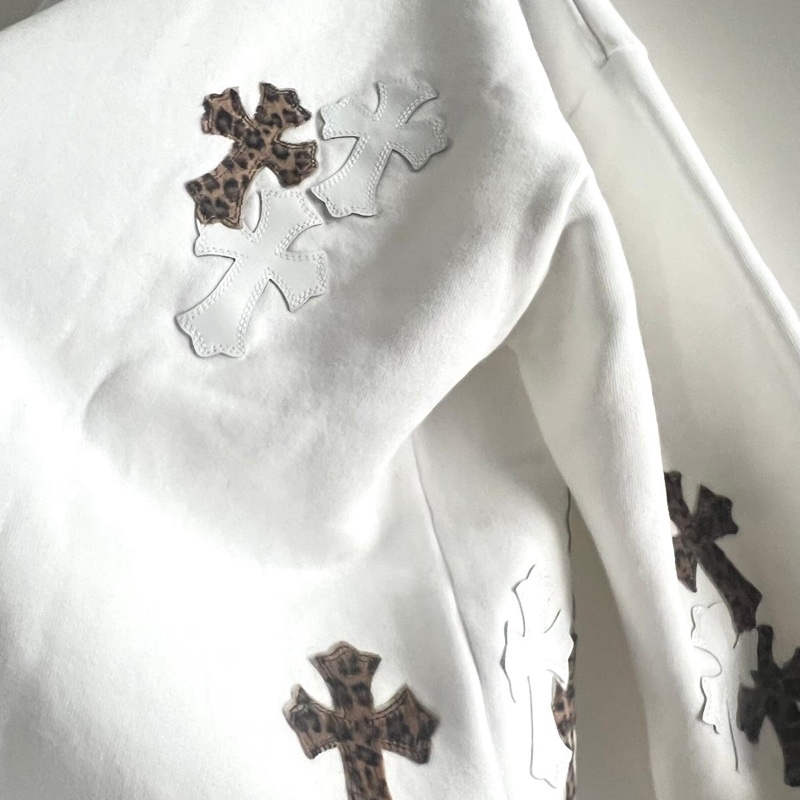 Chrome Hearts 克羅心新款白色漆皮豹紋十字架貼皮圓領衛衣-1