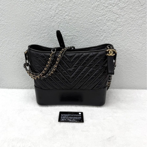 99新 Chanel 香奈兒 黑金 中號 v紋絎縫流浪包單肩包斜挎包 金扣 ❤️正品