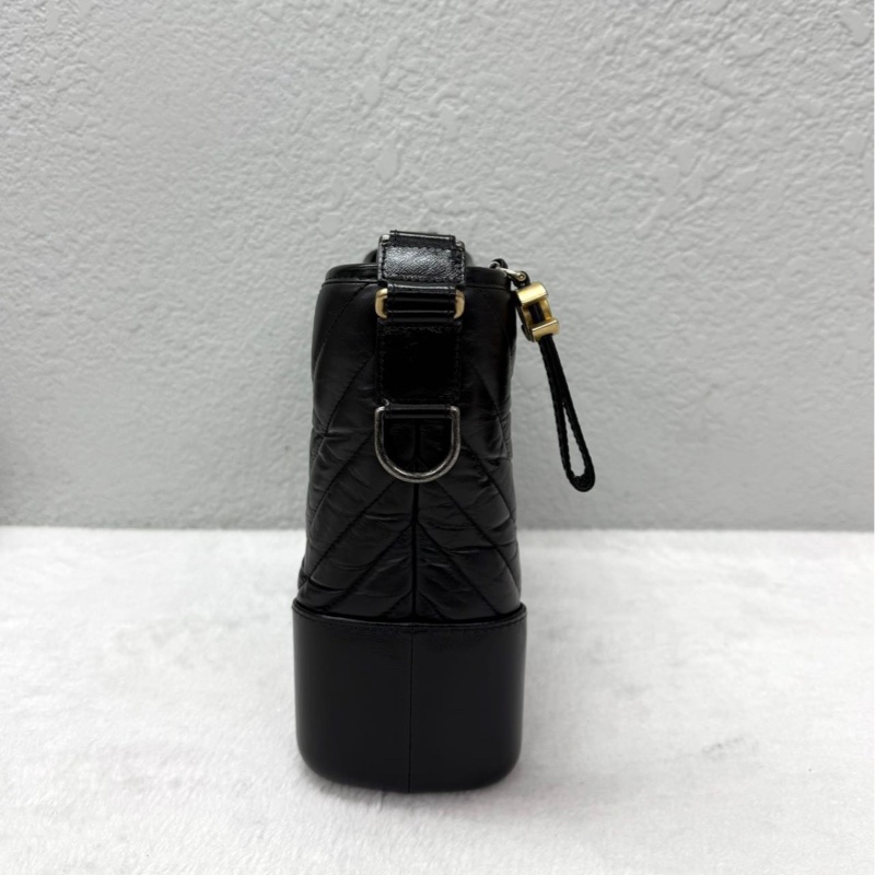 99新 Chanel 香奈兒 黑金 中號 v紋絎縫流浪包單肩包斜挎包 金扣 ❤️正品-3