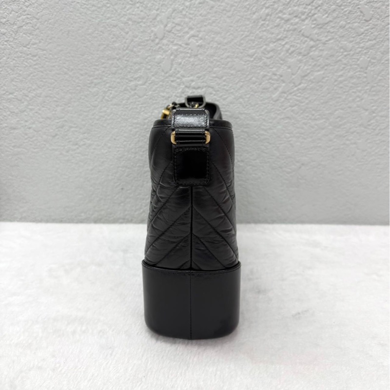 99新 Chanel 香奈兒 黑金 中號 v紋絎縫流浪包單肩包斜挎包 金扣 ❤️正品-4