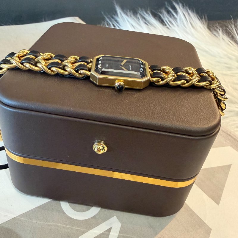 CHANEL 皮穿鏈首映會石英錶 XL 金色-4