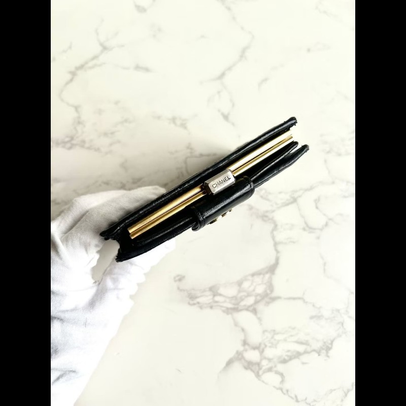 【LA LUNE】Chanel 黑色小羊皮革口金包 中夾 銀包 短夾 皮革包 中古包 二手-2