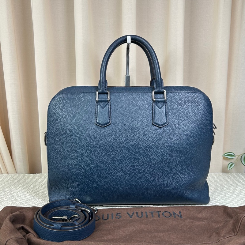 Louis Vuitton路易威登Taurillon牛皮藍色公文包-0