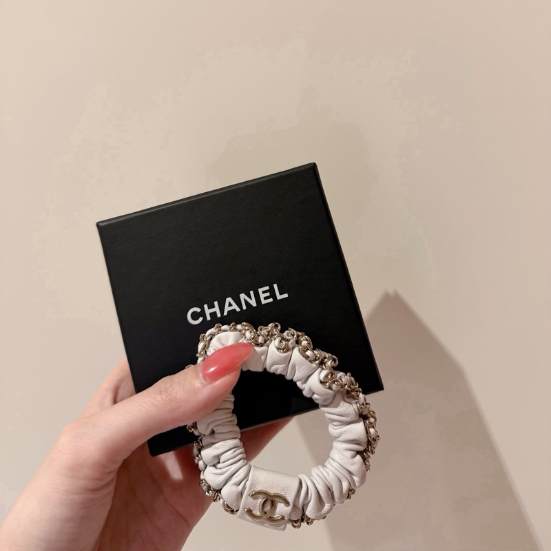 香奈兒 Chanel 白色小羊皮/皮革金屬重工金邊髮圈/髮飾/手環-0
