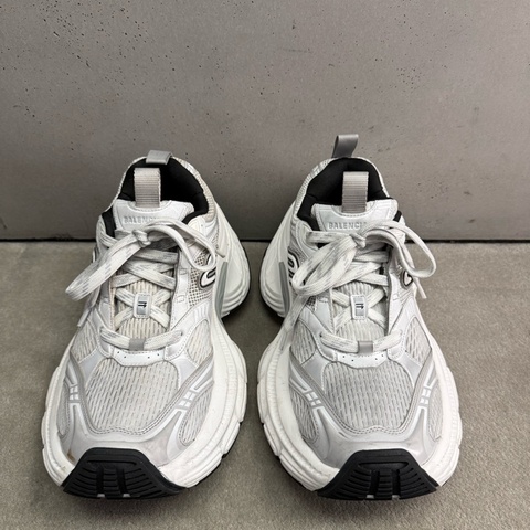 Balenciaga 白銀10XL 運動鞋