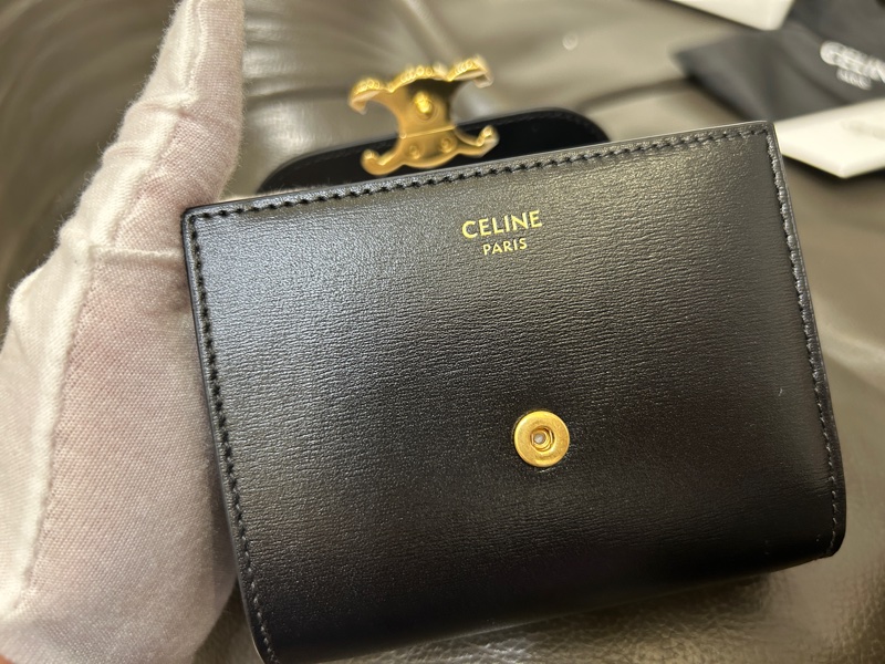 Celine 全新黑色TRIOMPHE小號翻蓋錢包-2