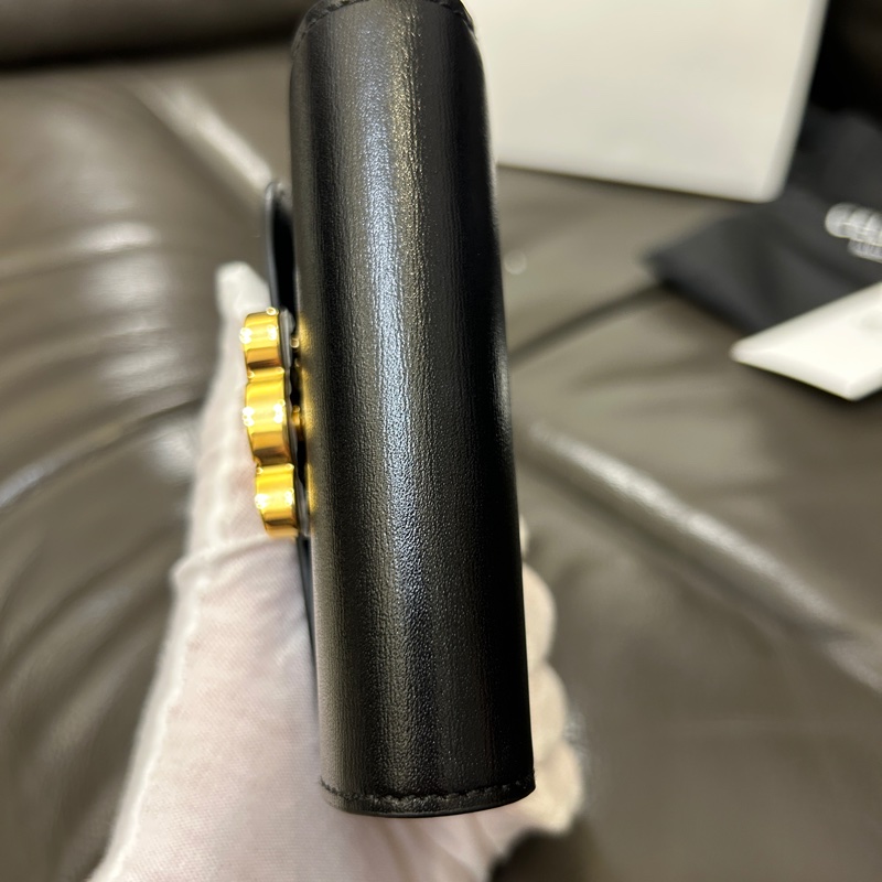 Celine 全新黑色TRIOMPHE小號翻蓋錢包-7