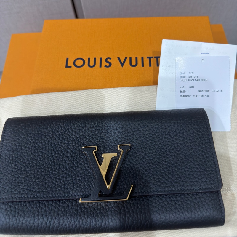 LV Capucines Wallet M61248 長夾 | 黑色 Taurillon 小牛皮 + 金色大 LV Logo + 桃紅內裡-10