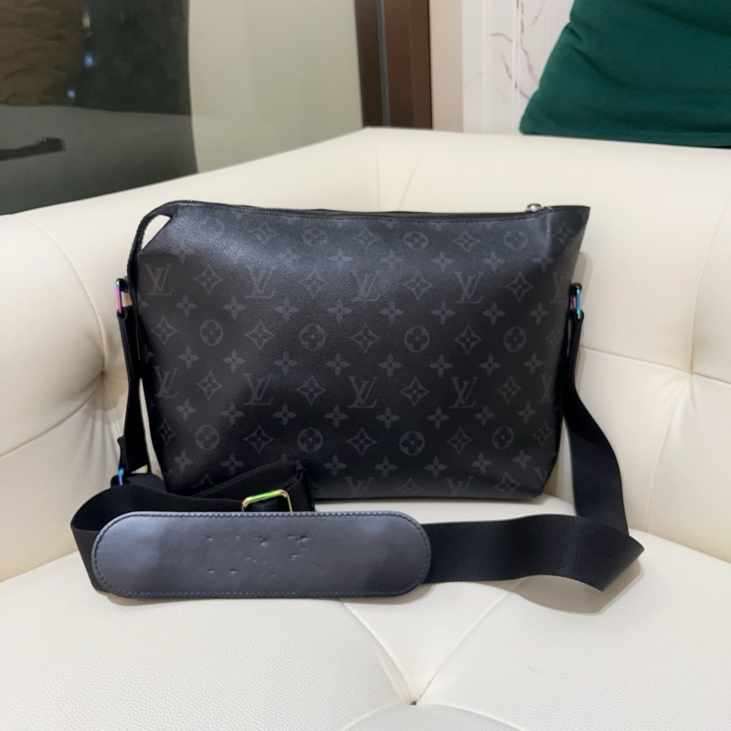 LV路易威登x 藤原浩聯名郵差包經典Monogram暗黑配色-2