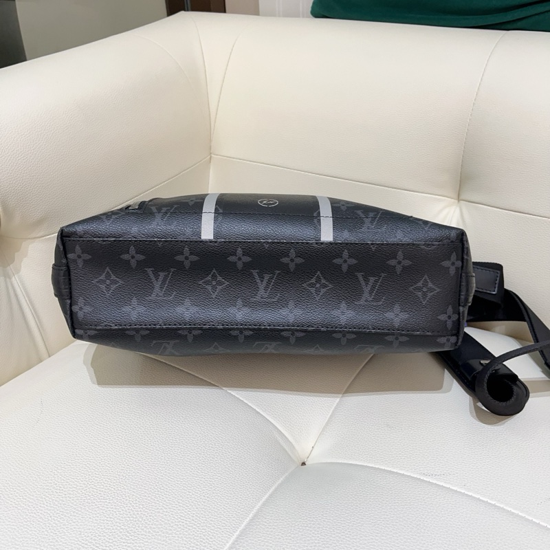 LV路易威登x 藤原浩聯名郵差包經典Monogram暗黑配色-5