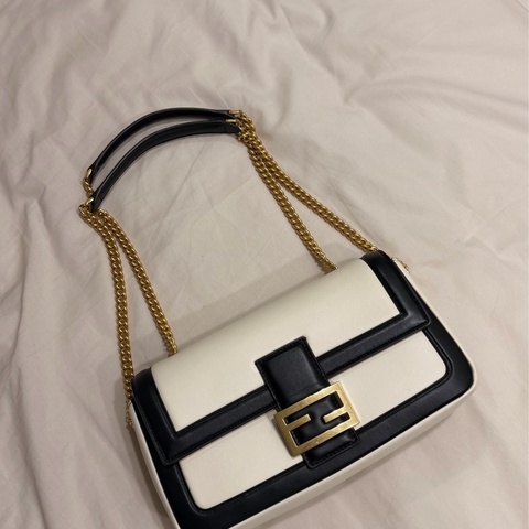 9.99 成新 Fendi baguette