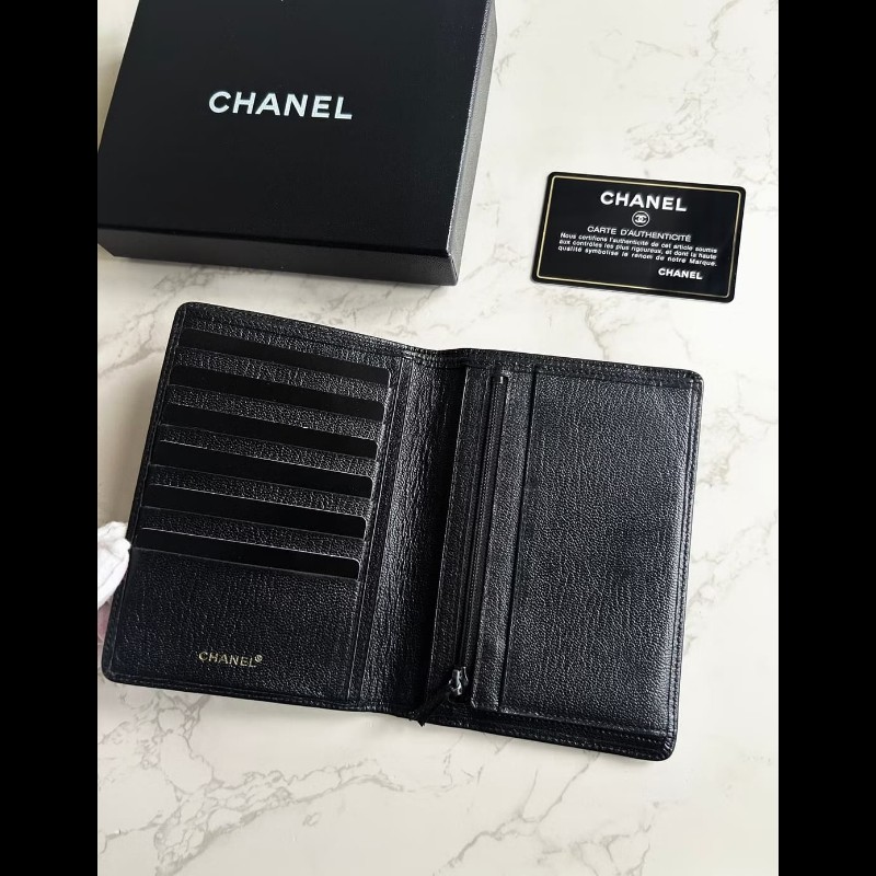 【LA LUNE】稀有中古二手Chanel黑色皮革中短夾旅行護照套錢包男女小手拿袋-4