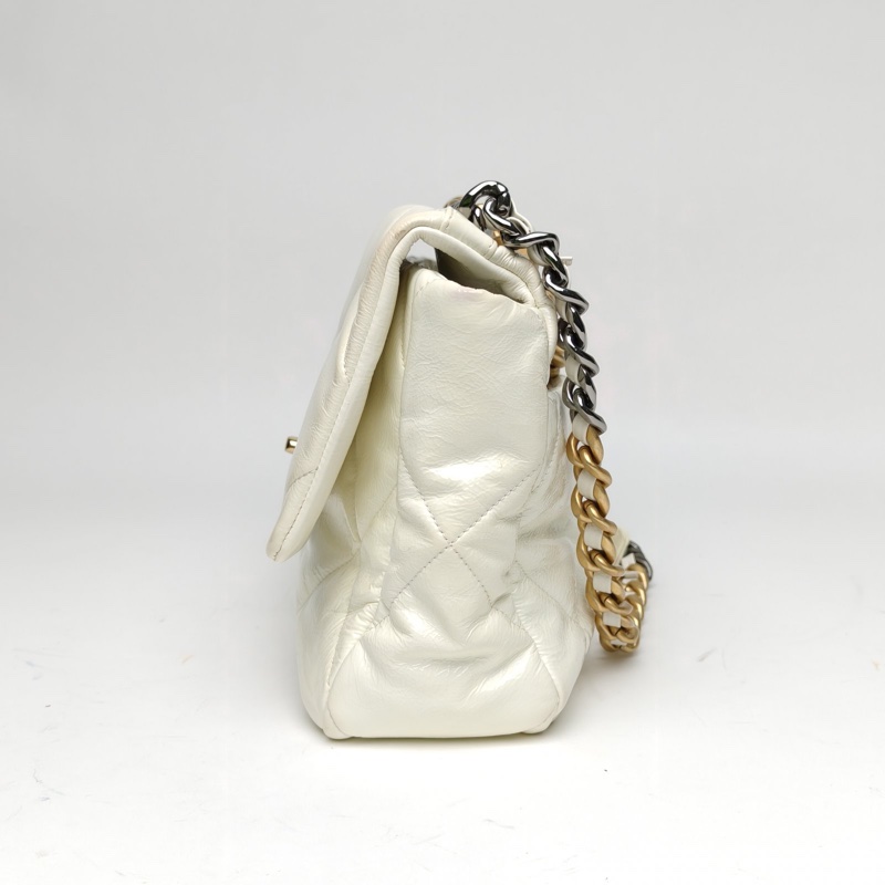 CHANEL 19BAG口蓋包中號30白色牛皮30開金銀扣肩背包-1