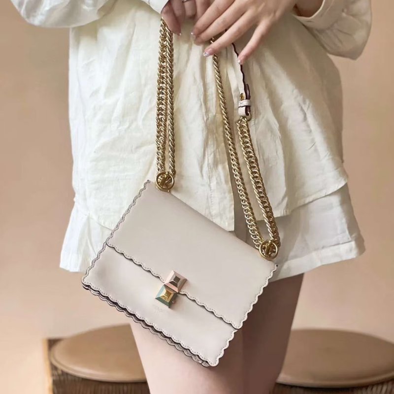 FENDI KANI波浪風琴手提斜背包19*15*8 98新配件塵袋-1