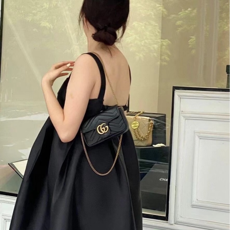 古馳馬夢GUCCI黑色絎縫牛皮GG Marmont mini斜背鏈帶包476433-1