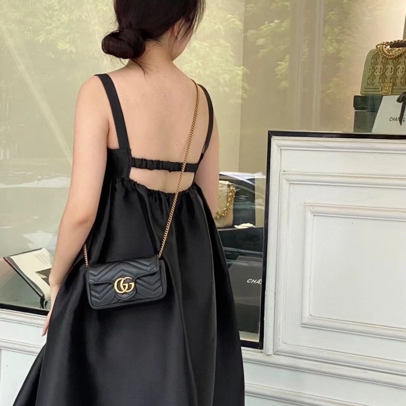 古馳馬夢GUCCI黑色絎縫牛皮GG Marmont mini斜背鏈帶包476433-3