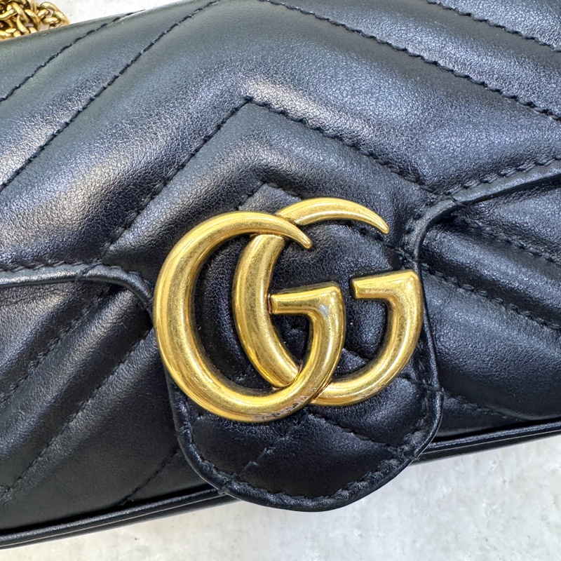 古馳馬夢GUCCI黑色絎縫牛皮GG Marmont mini斜背鏈帶包476433-14