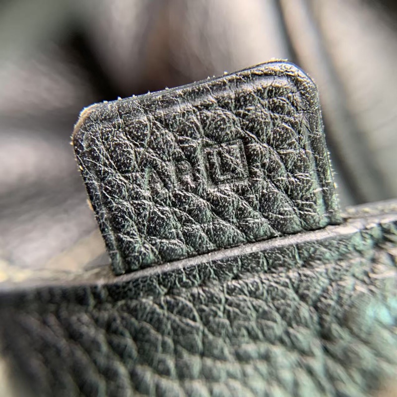 Hermes/愛馬仕 Good News 系列 框L 竪款 經典黑色全皮水桶包-8