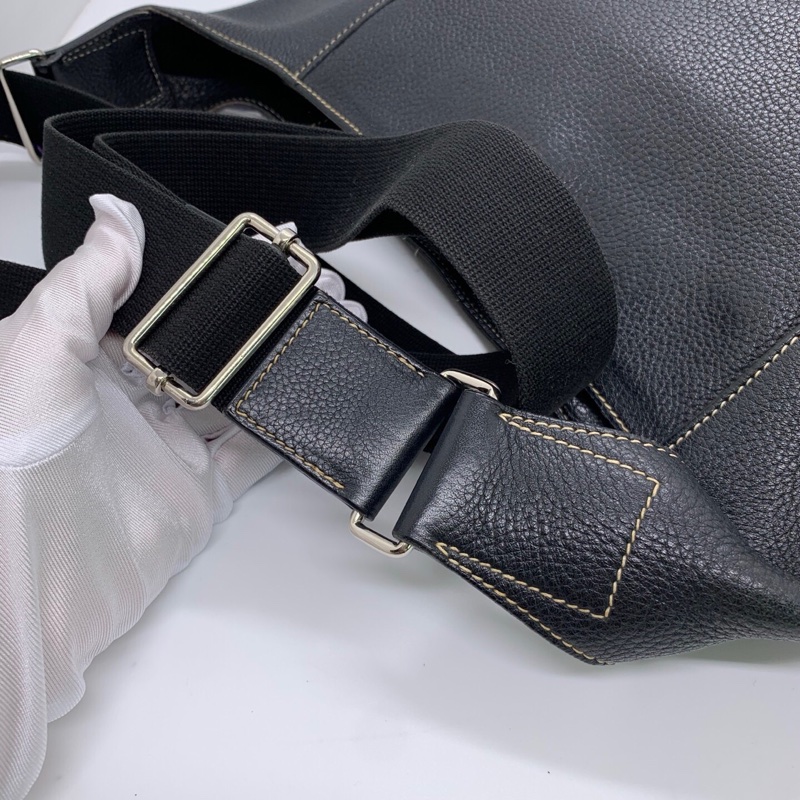 Hermes/愛馬仕 Good News 系列 框L 竪款 經典黑色全皮水桶包-12