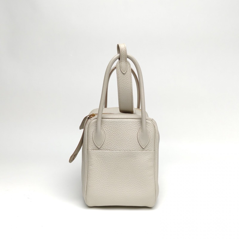 HERMES Lindy26冰川白TC皮C刻金扣肩背包-1